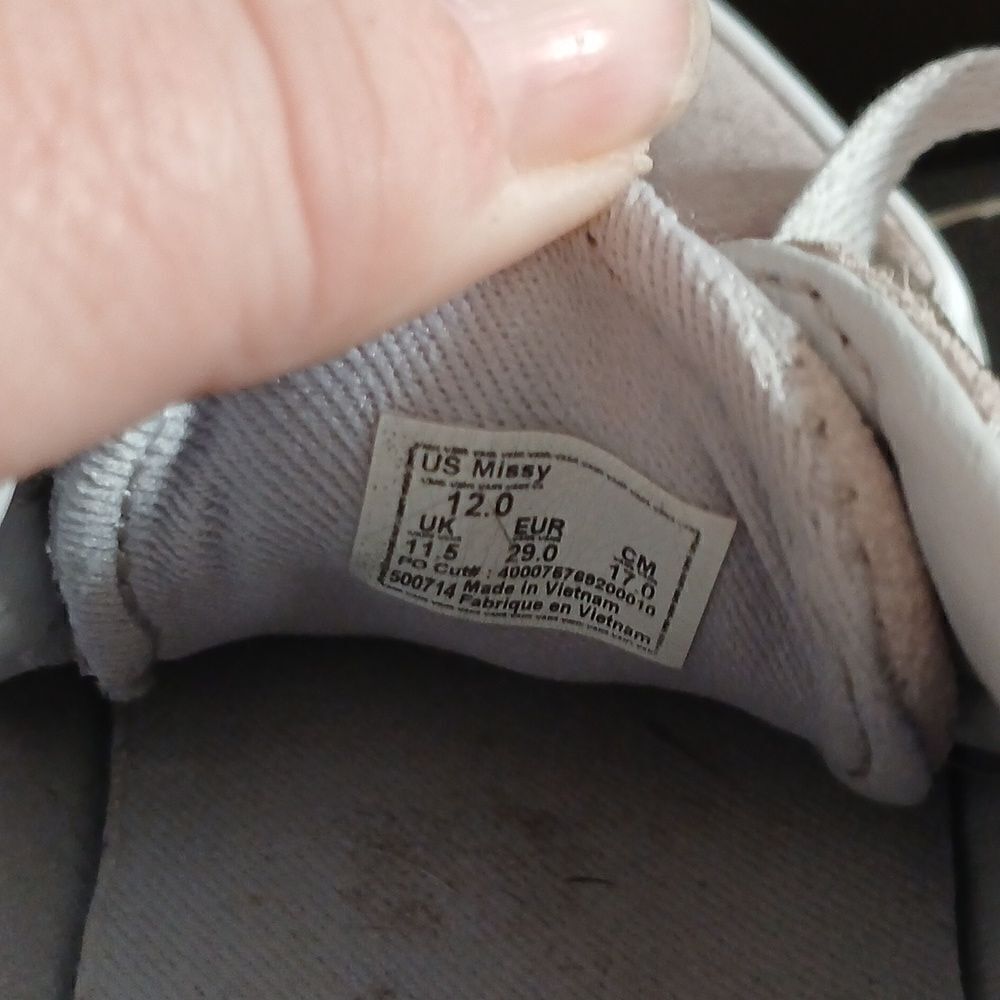Vans - Picture 4 of 5
